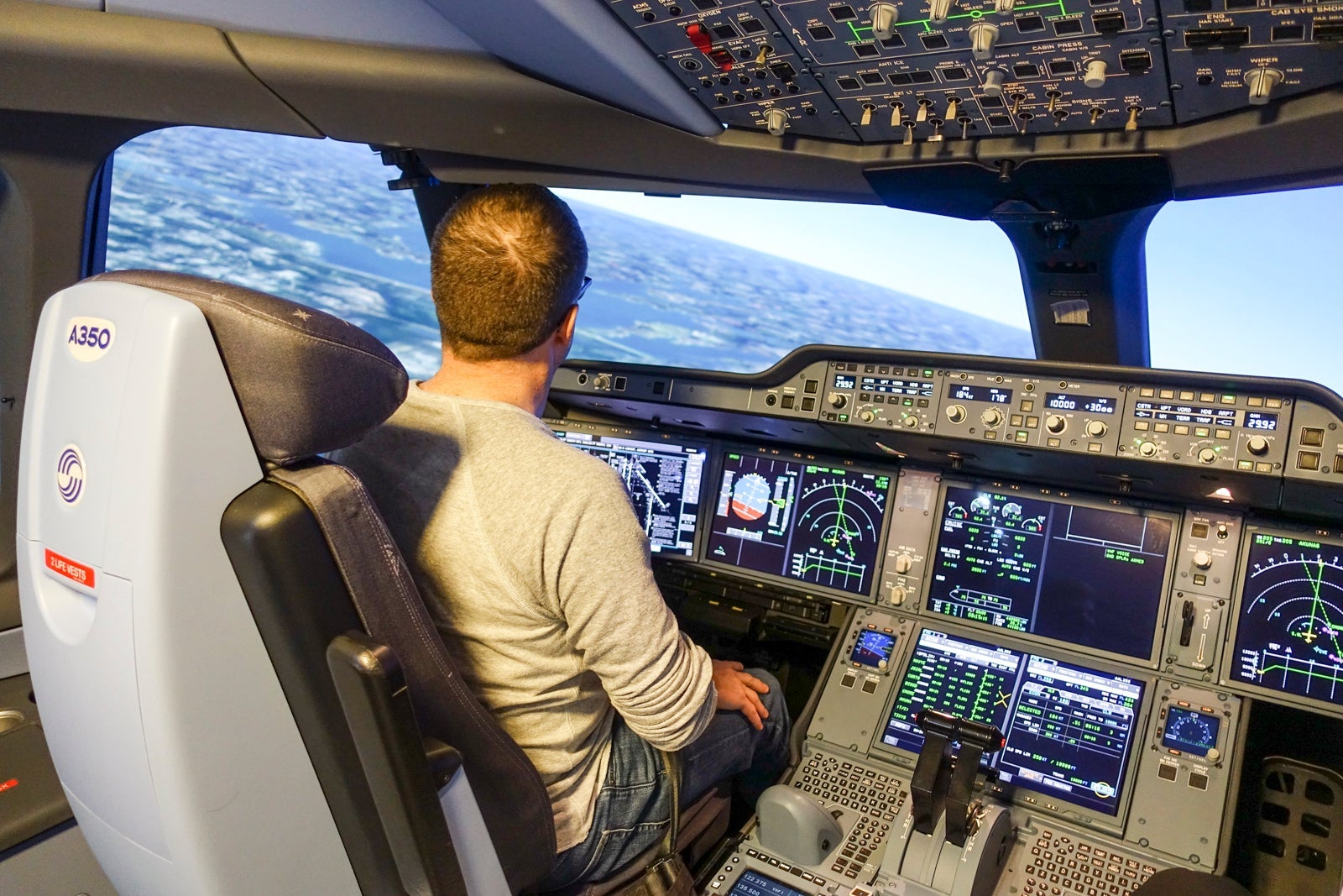 Scott-Mayerowitz-flight-simulator