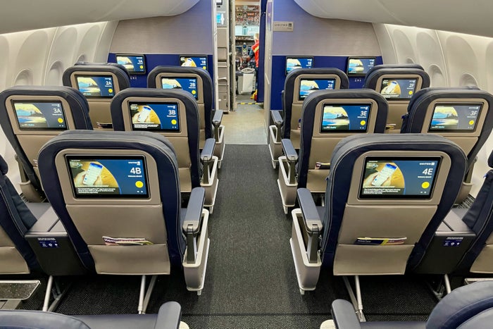 Where to sit: United’s Boeing 737 MAX 8 with the new signature interior