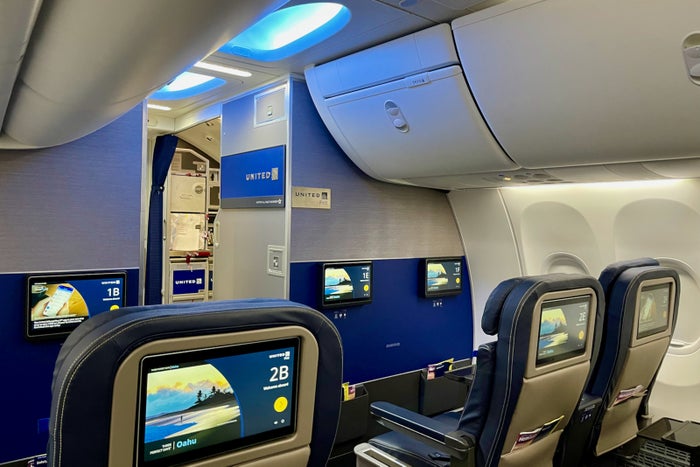 Putting United’s new interior to the test on the Boeing 737 MAX 8