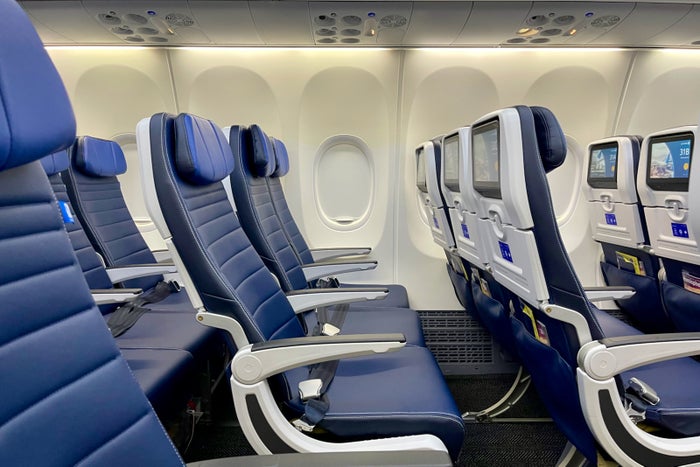 Where to sit: United’s Boeing 737 MAX 8 with the new signature interior