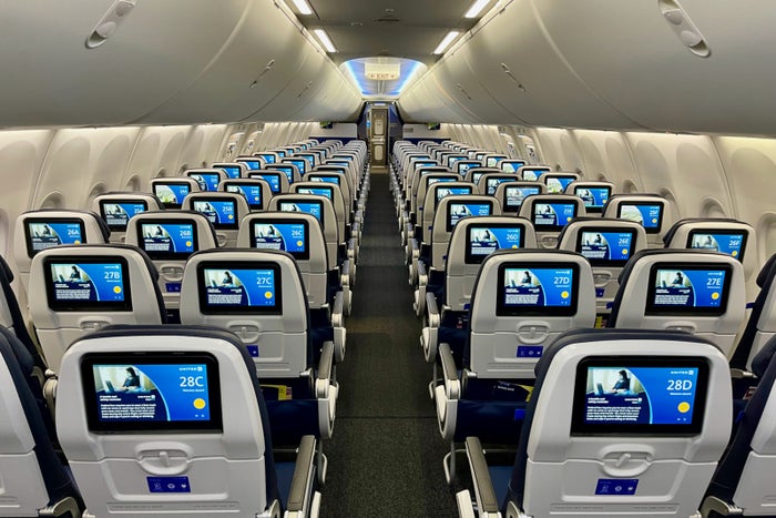 Putting United’s new interior to the test on the Boeing 737 MAX 8