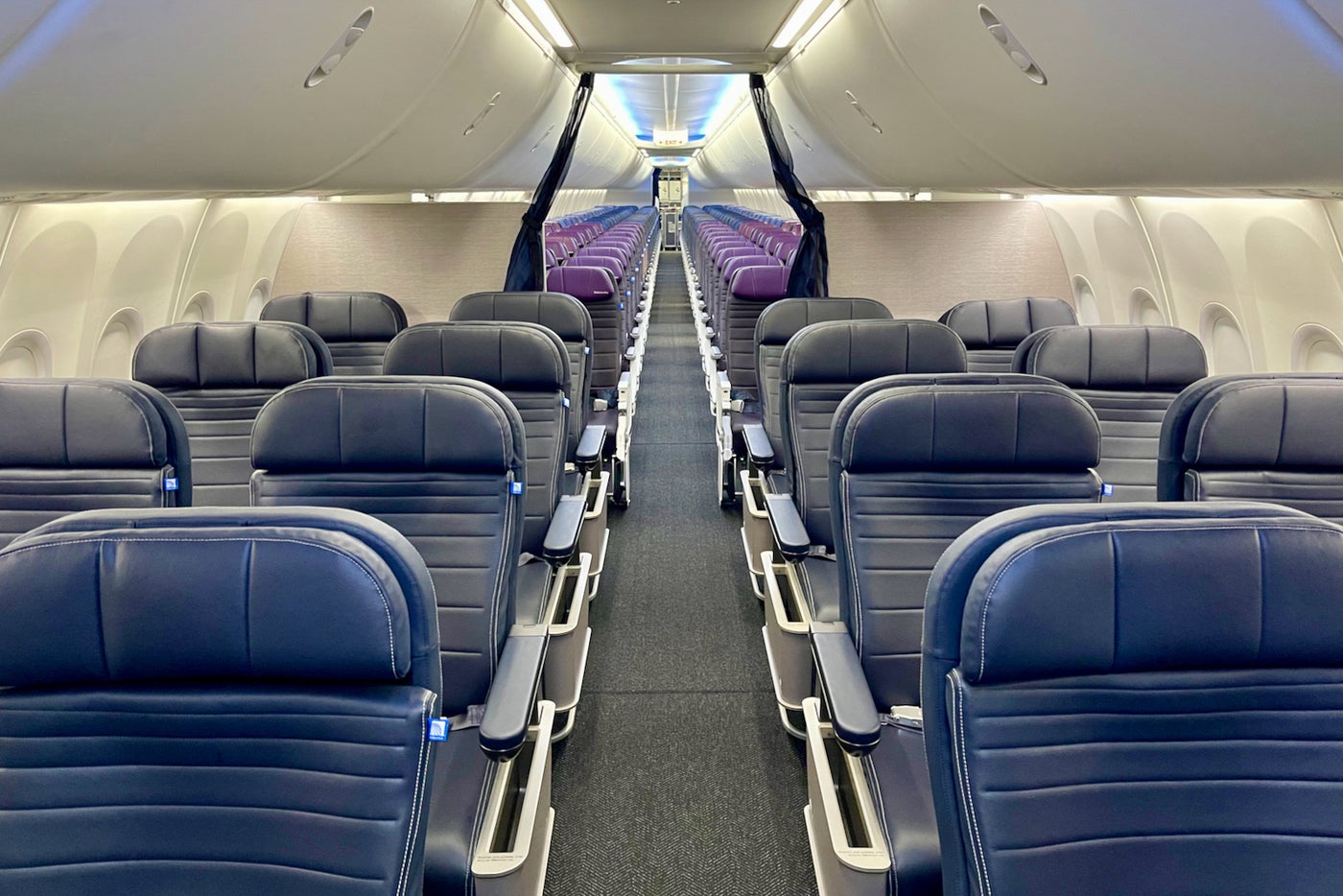 Where to sit: United’s Boeing 737 MAX 8 with the new signature interior