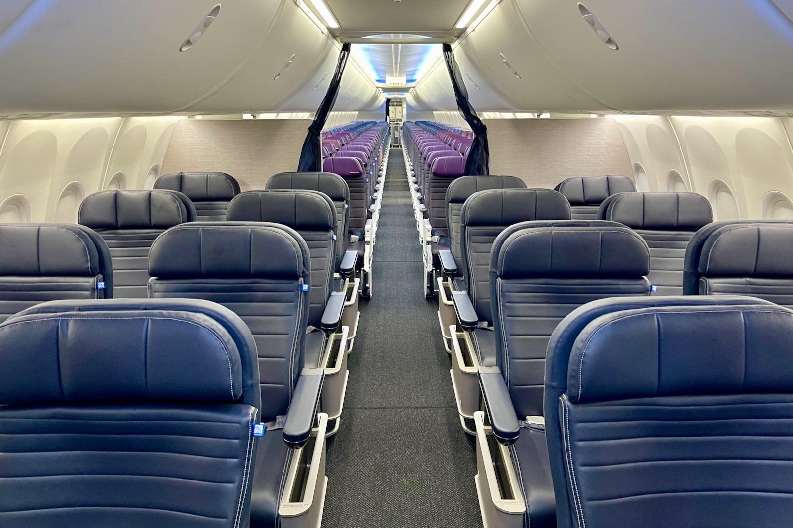 Where To Sit United s Boeing 737 MAX 8 With The New Signature Interior Where To Sit United s Boeing 737 MAX 8 With The New Signature Interior