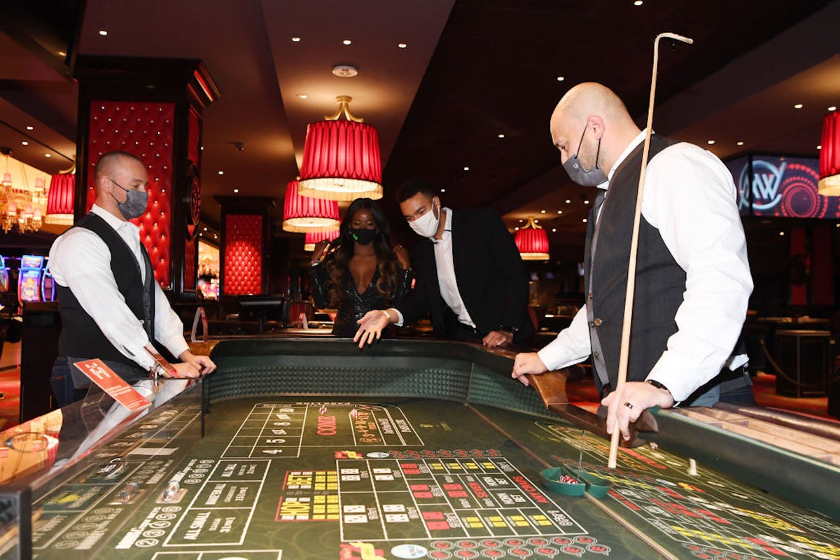 Las Vegas workers ordered to wear masks indoors as COVID19 cases surge