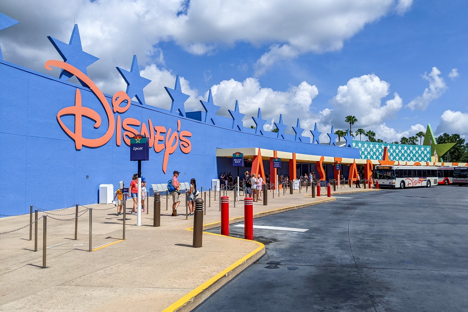  Zone de transport en bus au Disney's All-Star Movies Resort 