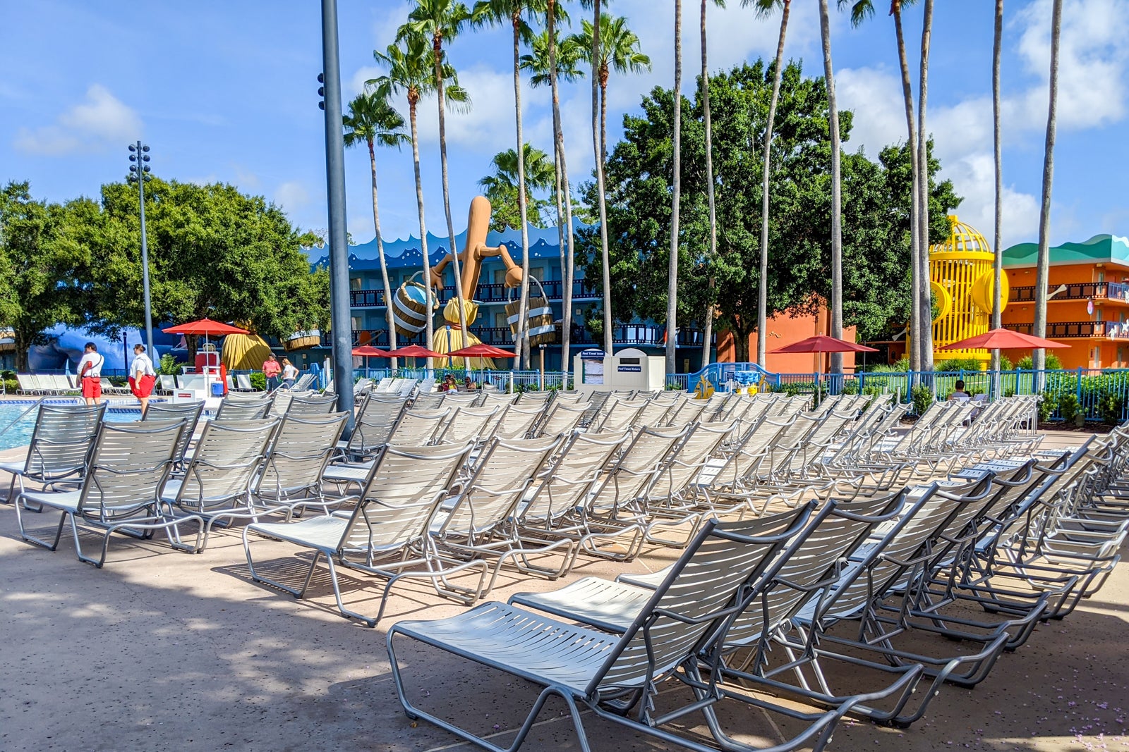 Pool sittplatser på Disneys All-Star Movies Resort