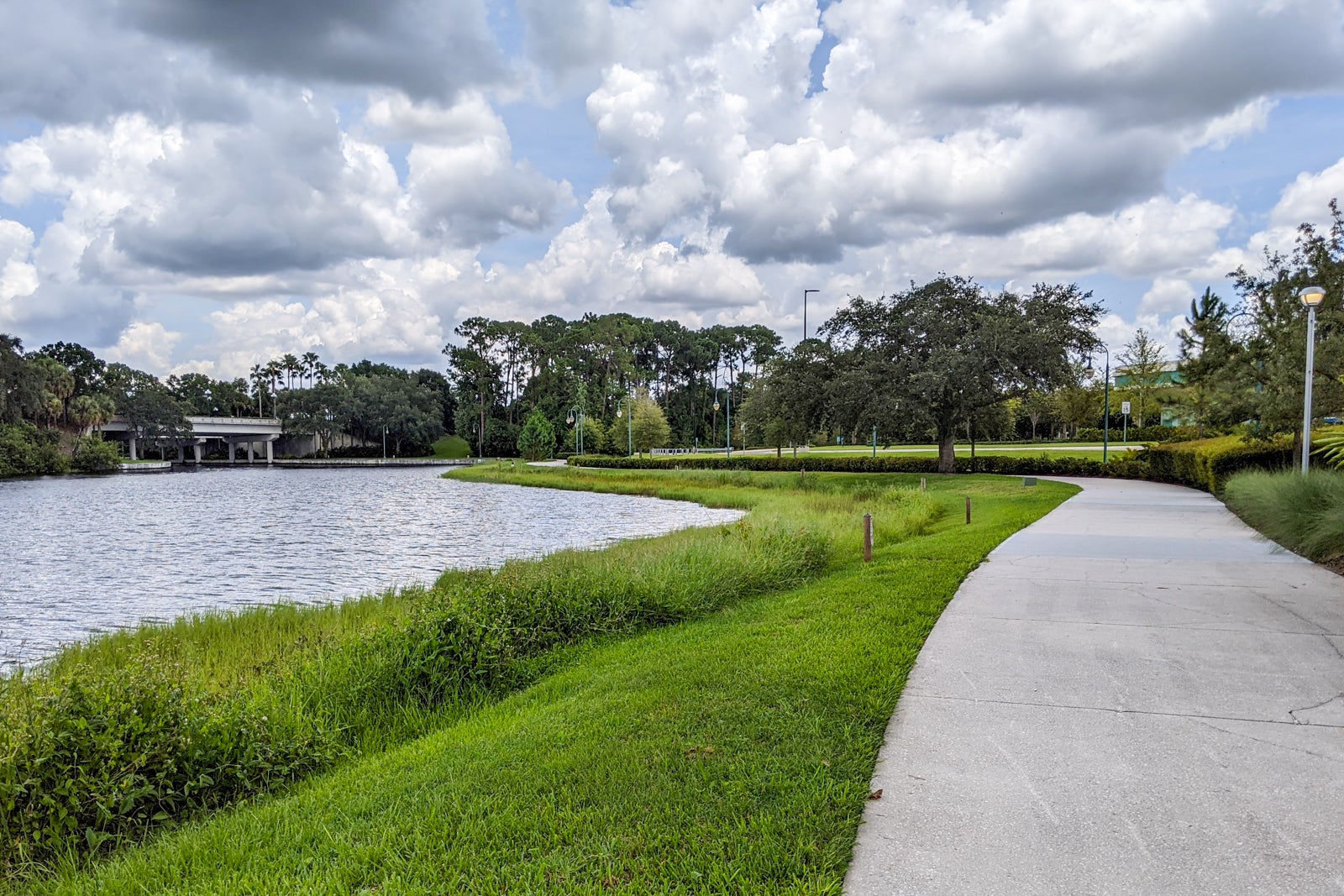 chodník mezi Epcot a Disney World Boardwalk