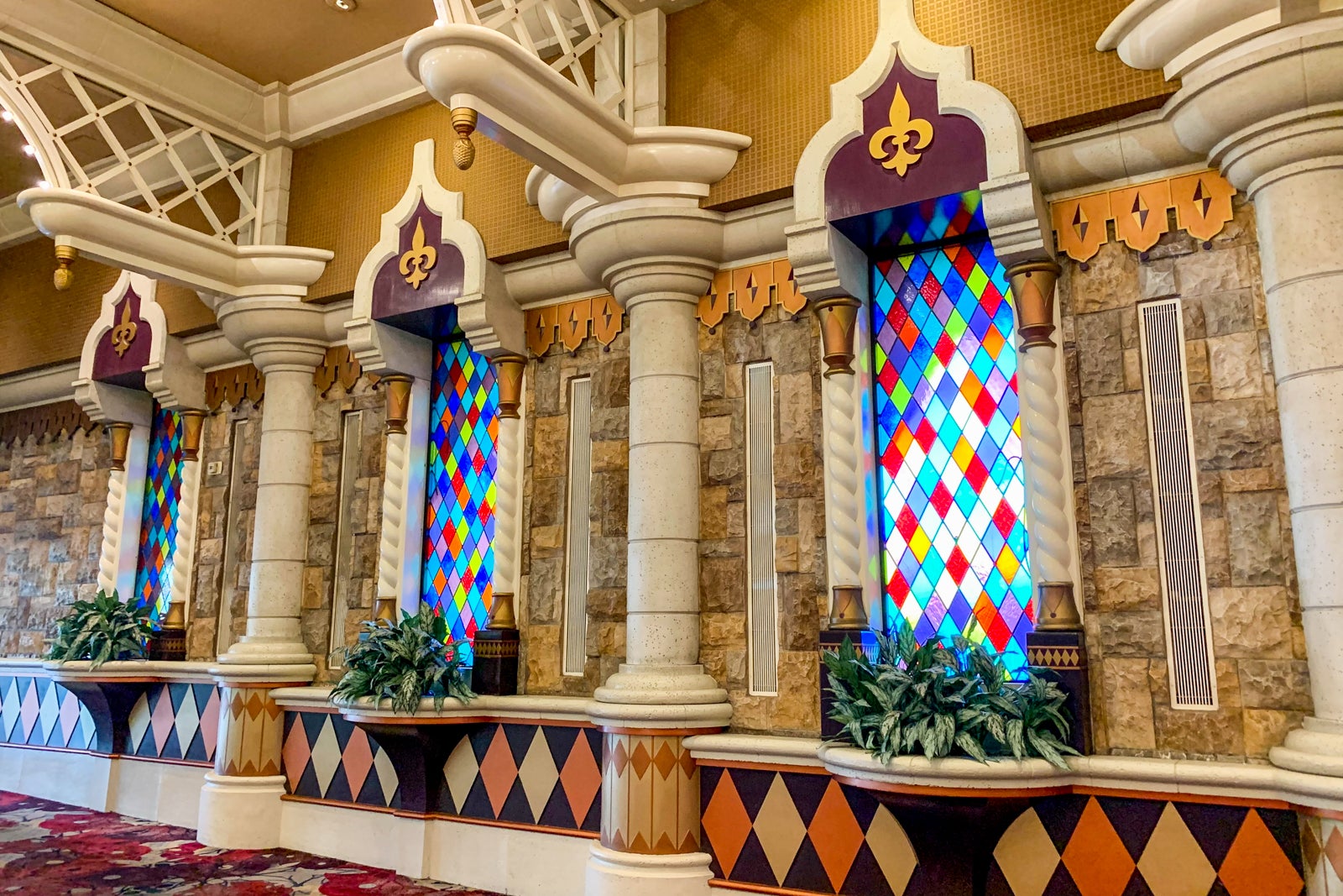 Hardly fit for a knight: Review of Excalibur Hotel and Casino in