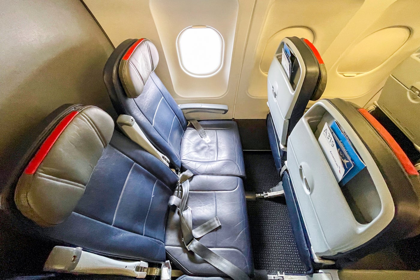 Reviewing The Worst Seats To Fly In America - The Points Guy