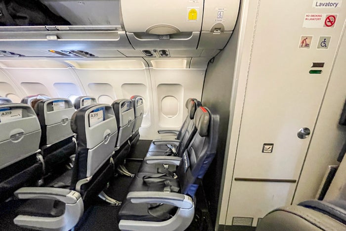 Reviewing the worst seats to fly in America - The Points Guy