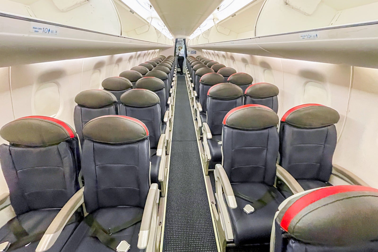 we-flew-some-of-the-worst-airline-seats-in-america-so-you-don-t-have-to