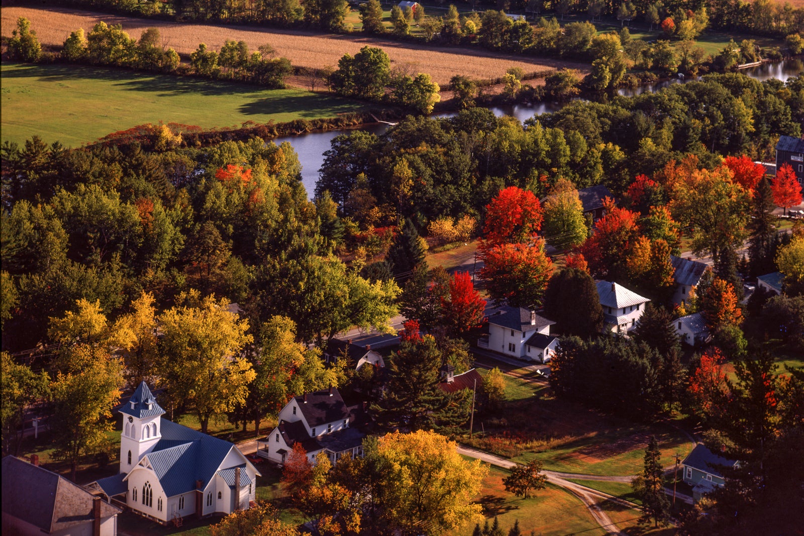Best small US cities and towns for travelers who love the fall The