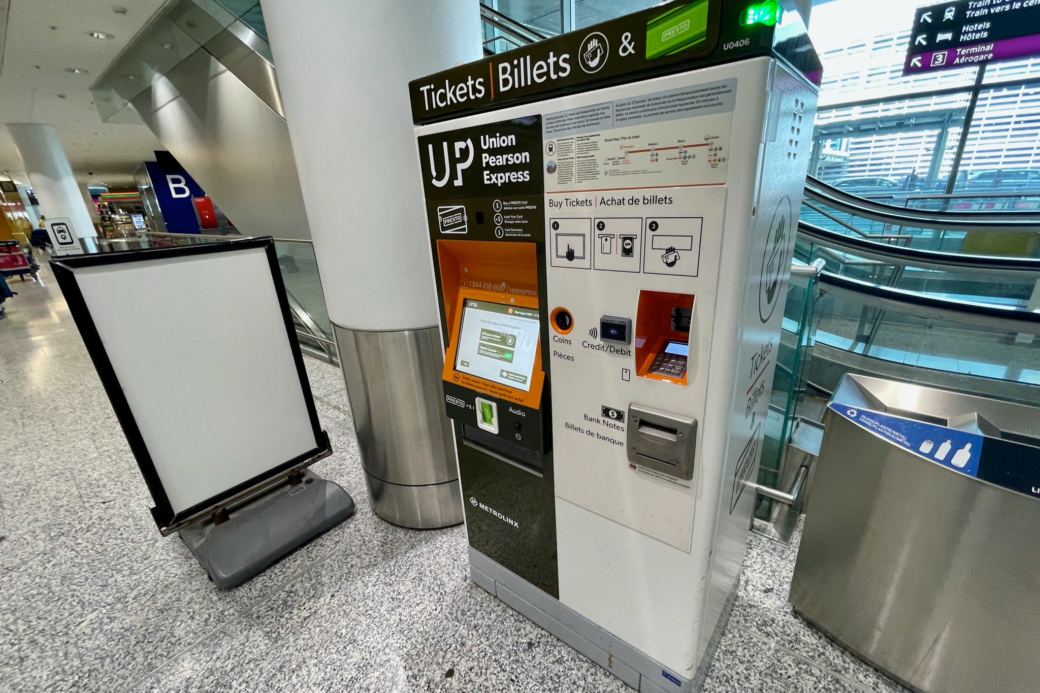 Riding Toronto's UP Express airport train from YYZ to Toronto - The ...