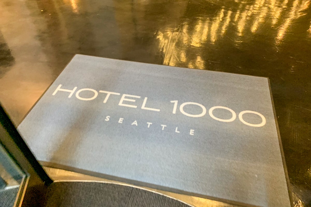 Pretty But Pricey Seattles Newest Luxury Hilton The Hotel 1000 Lxr Hotels And Resorts The 7378