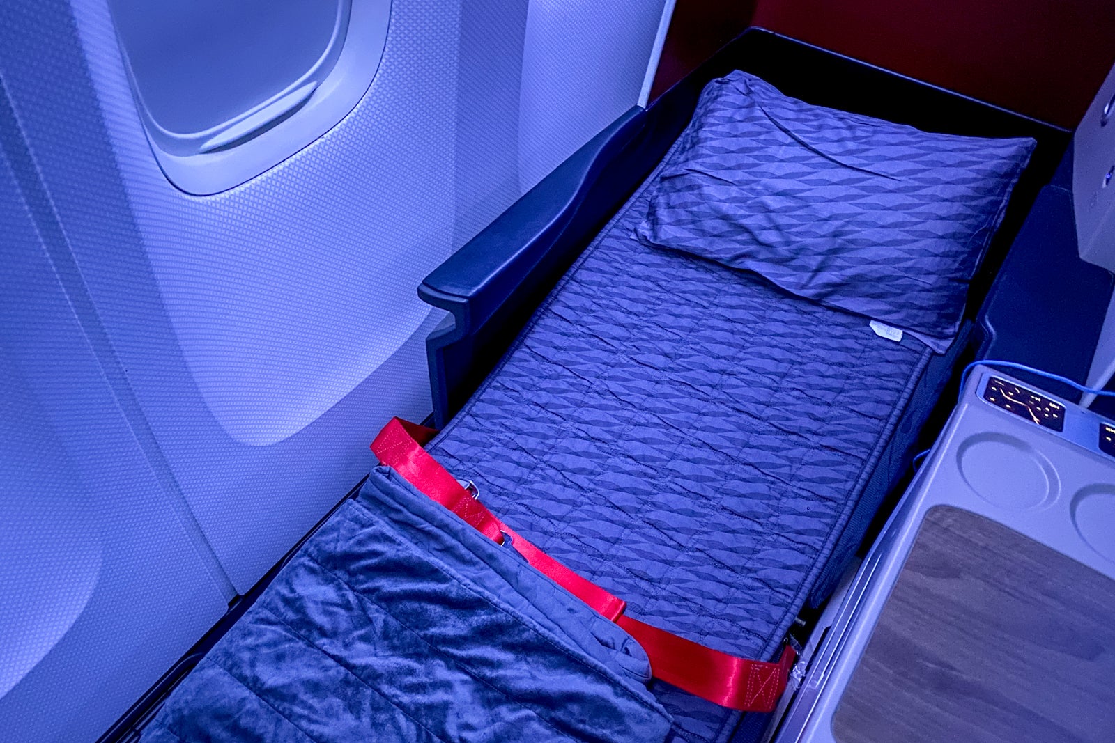 turkish airlines business class travel kit