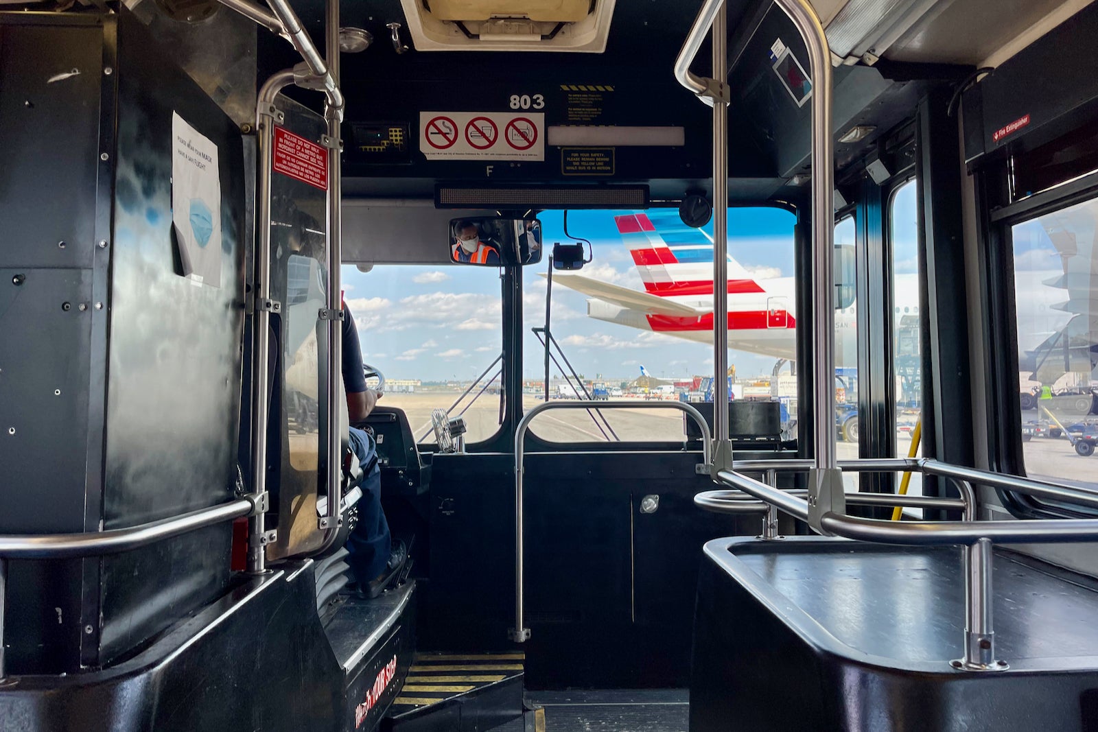 Riding the new JFK bus that streamlines American AirlinesJetBlue