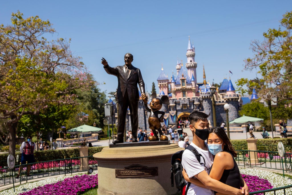 Scenes from visitors returning to Disneyland, at 25% capacity