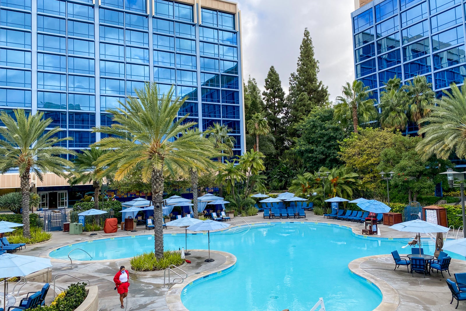 What It S Like To Stay At A Hotel Packed With Disney History And A Fresh Look The Disneyland Hotel