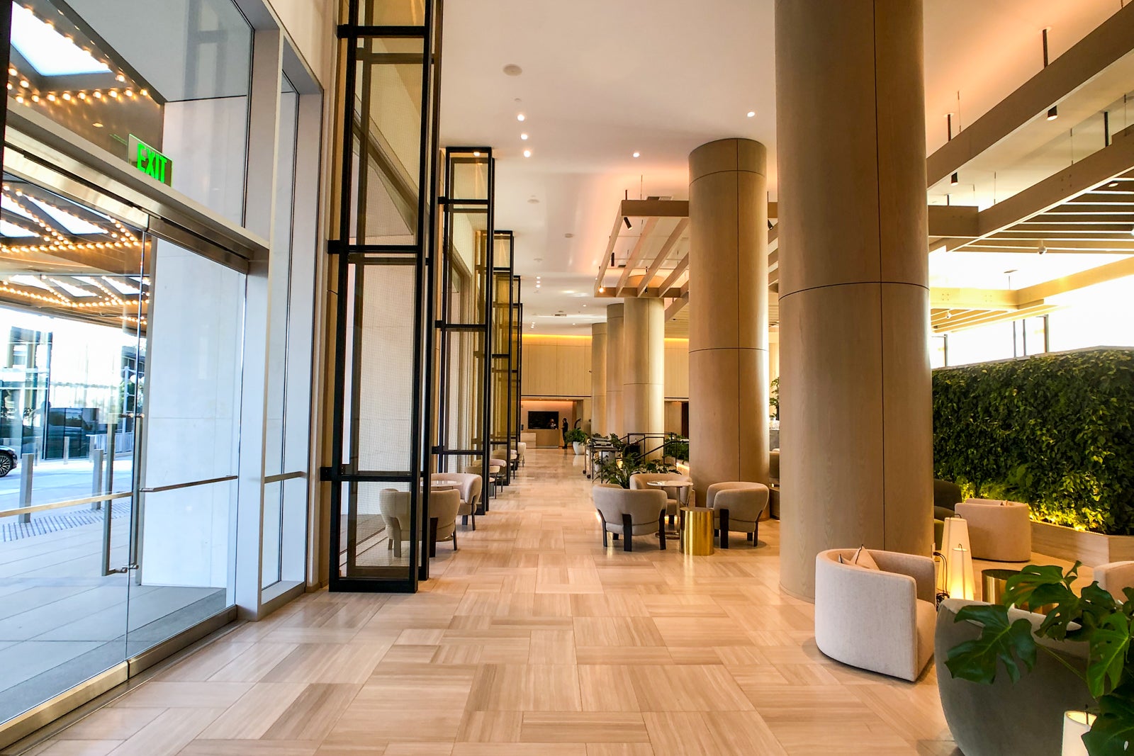 A beloved LA icon is brought back to life: Reviewing the new Fairmont ...