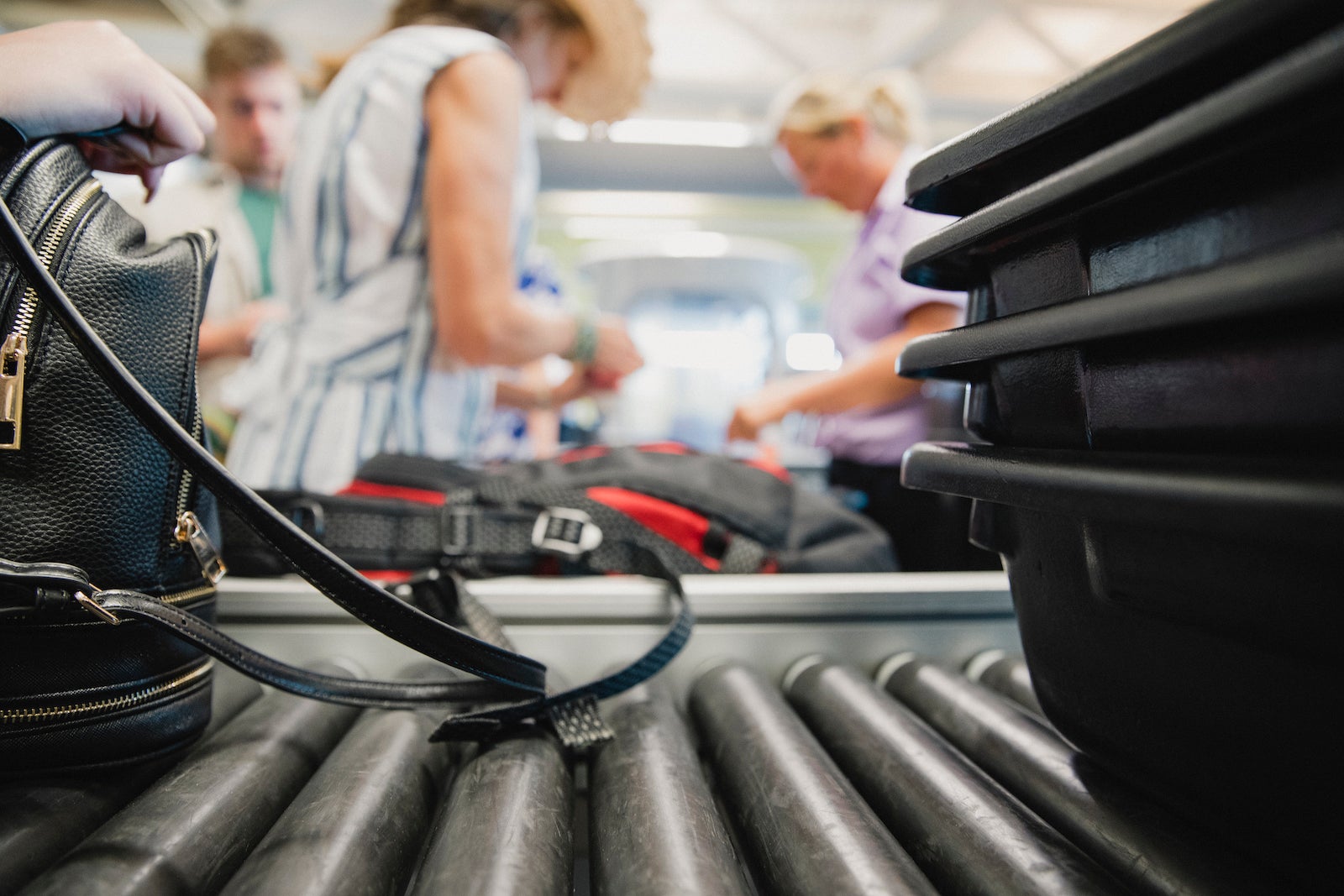 airport security pros and cons
