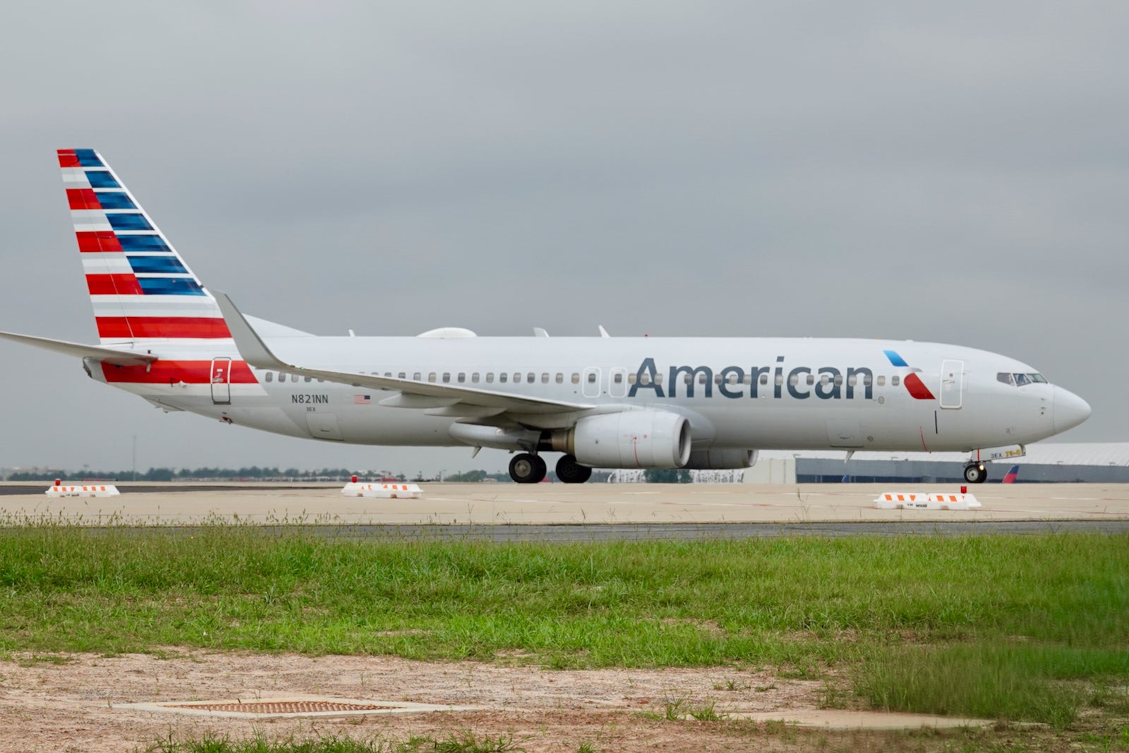 American cancels over 400 flights as weather, staffing shortages disrupt operations