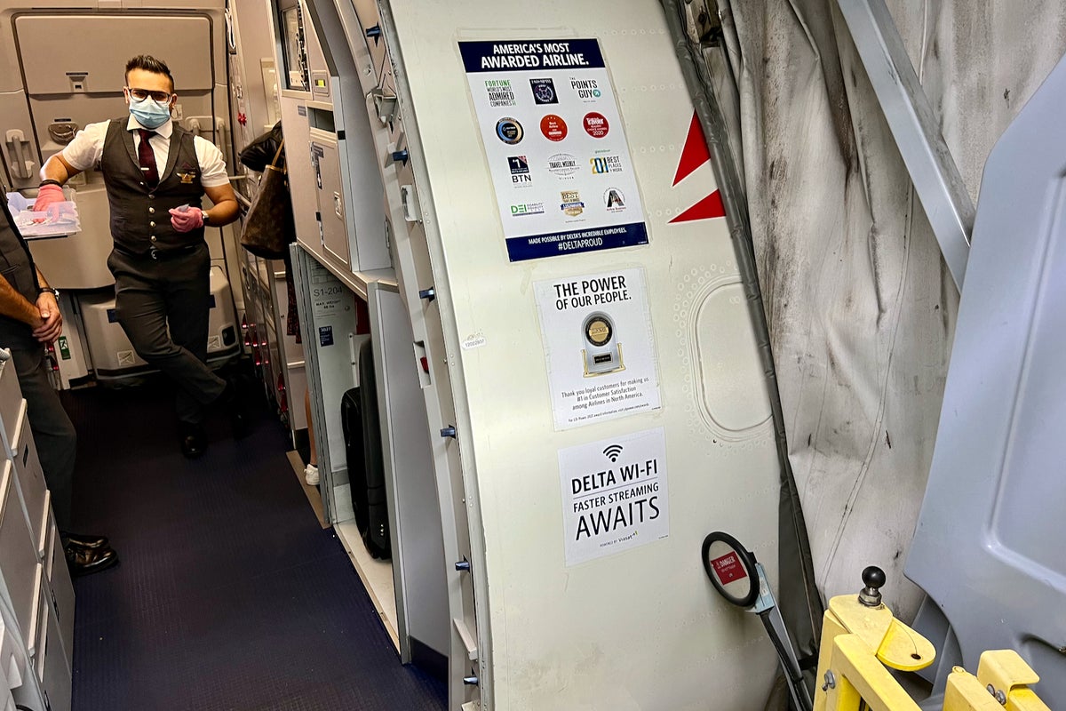 Putting Delta’s new blazing-fast inflight Wi-Fi to the test - The ...