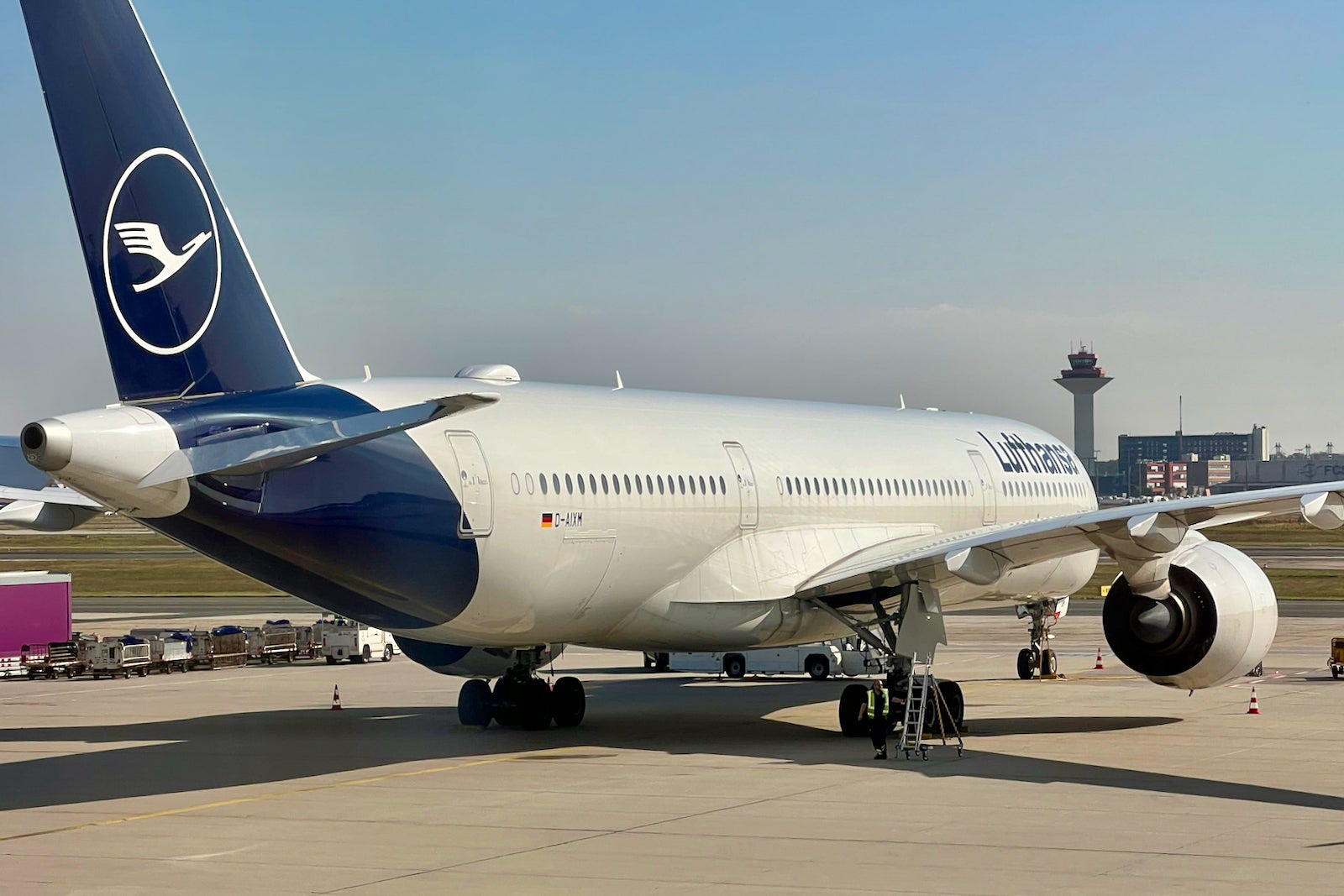 Lufthansa First Class Boeing 747-8 Frankfurt Newark