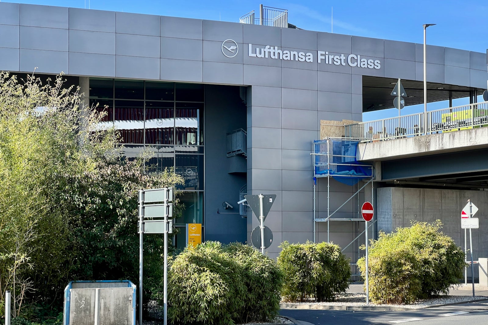 Review Newly Reopened Lufthansa First Class Terminal In Frankfurt The Points Guy 0142