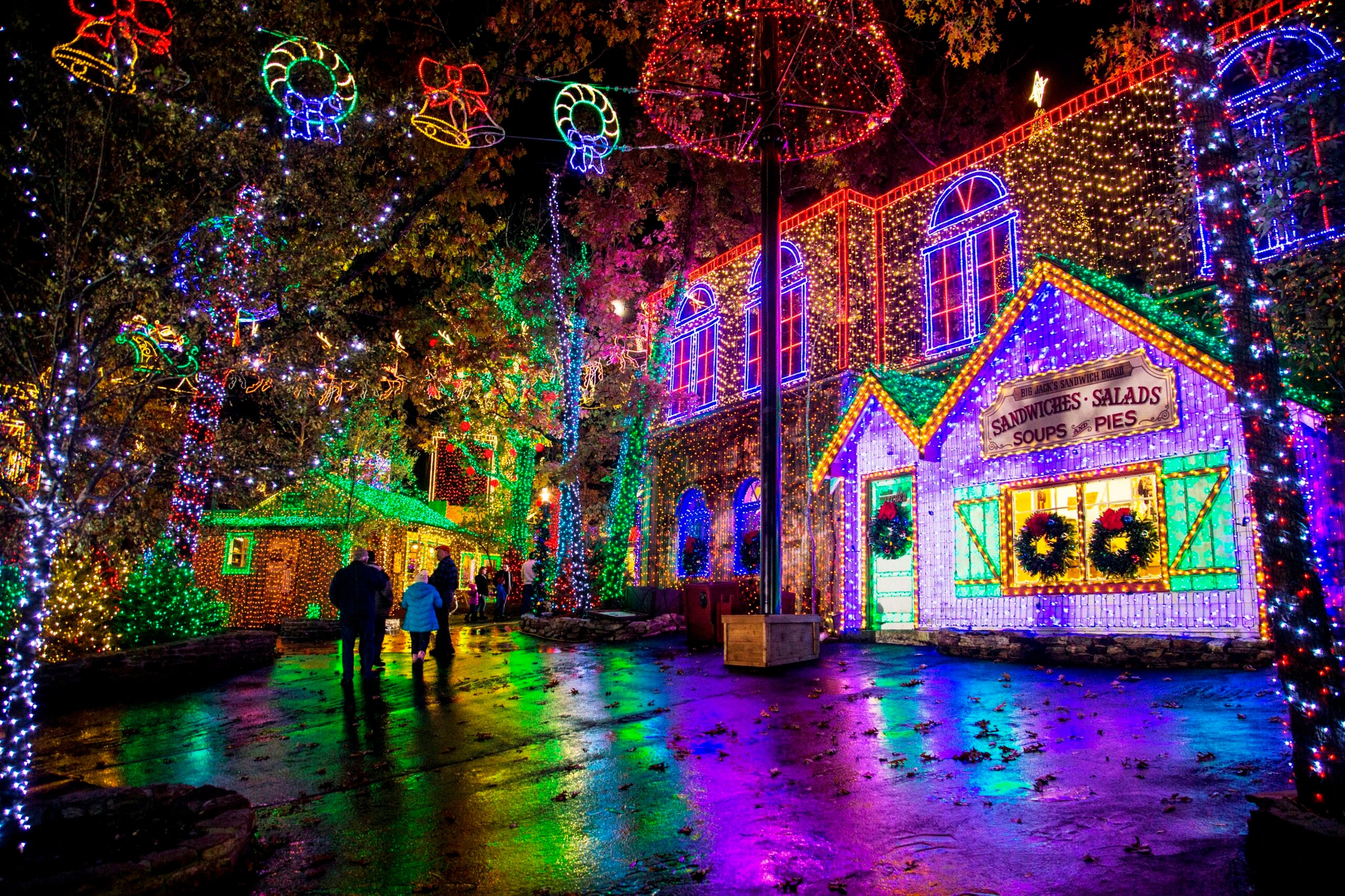 From Branson, Missouri, to Newport Beach, California, here's our guide to 13 of the best holiday light shows in the US - The Points Guy
