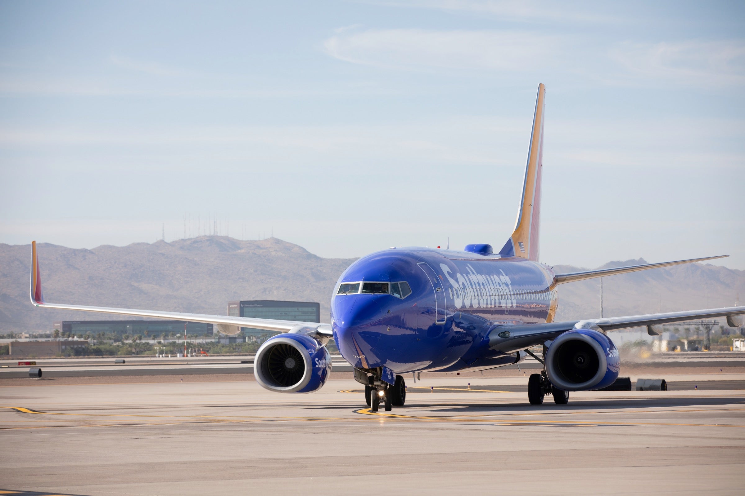 Southwest cancels hundreds of flights Saturday amid tech issues, bad weather