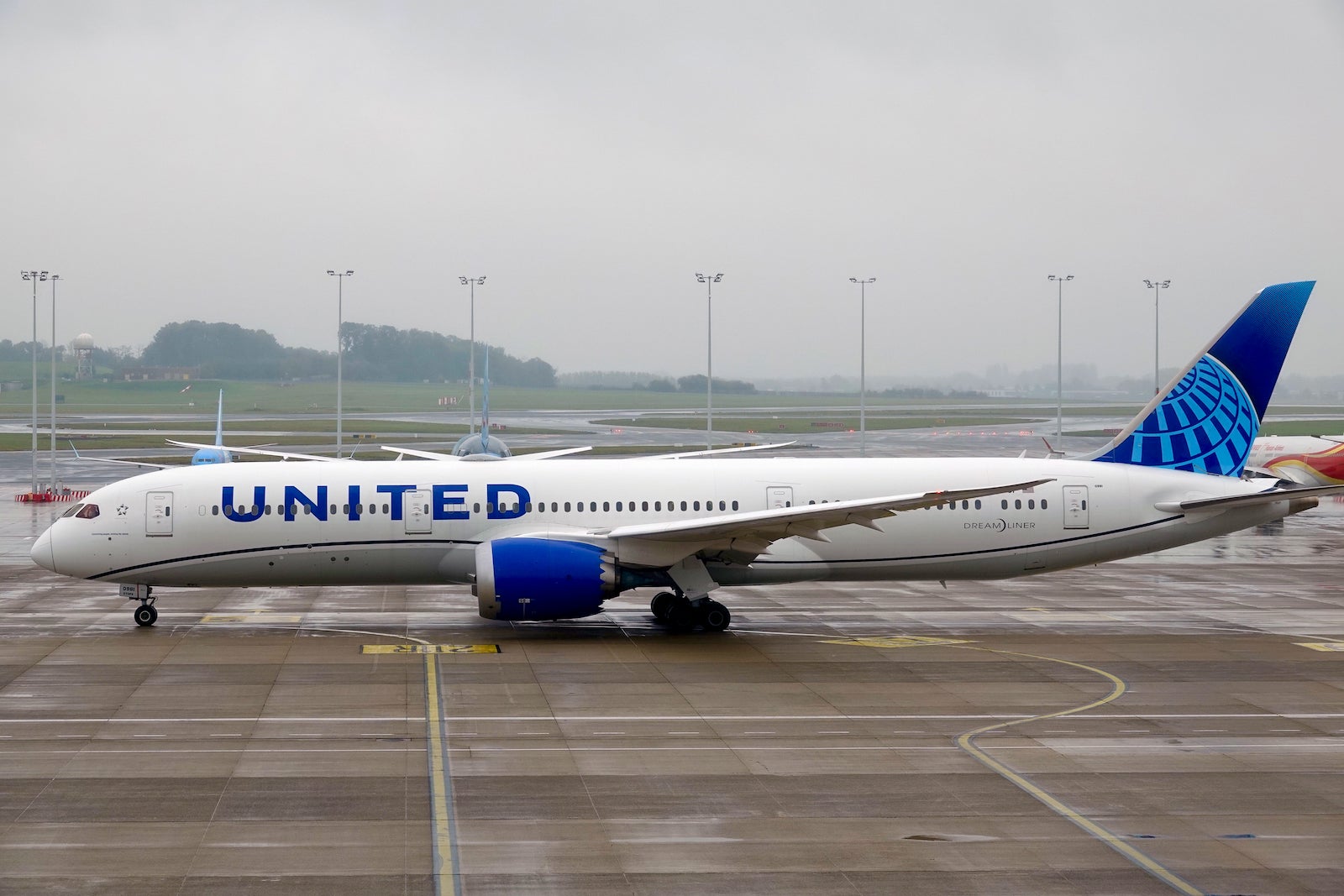 United Boeing 787-9 Dreamliner New Livery Zach Griff - 4