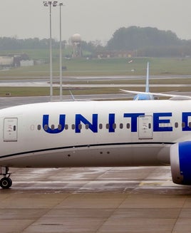 United delays 2 high-profile routes just weeks before their inaugurals