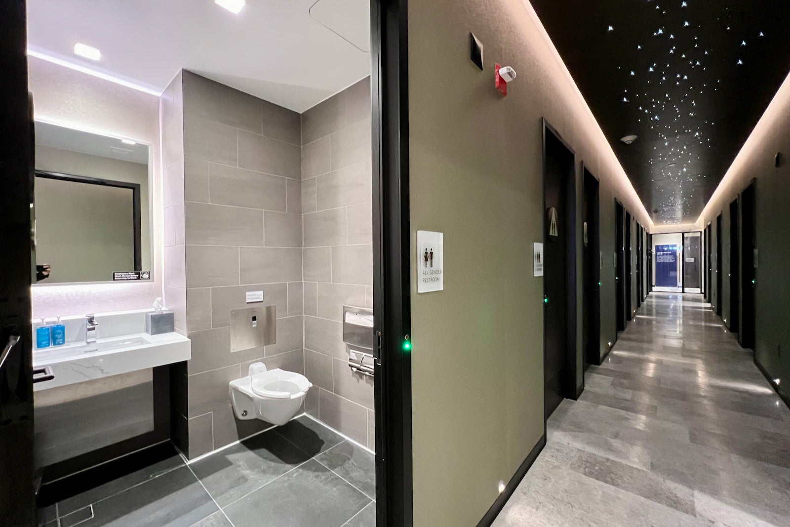All 6 United Polaris Lounges have officially reopened - The Points Guy