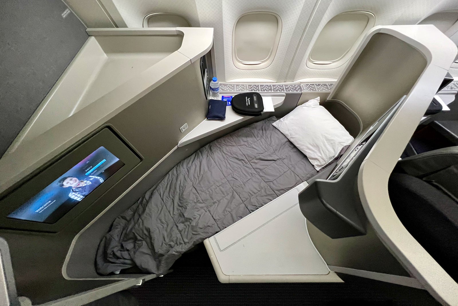 The Ultimate Guide to Getting Upgraded on American Airlines - The