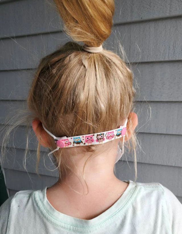 Tips if you want your child to wear a mask on their next flight The