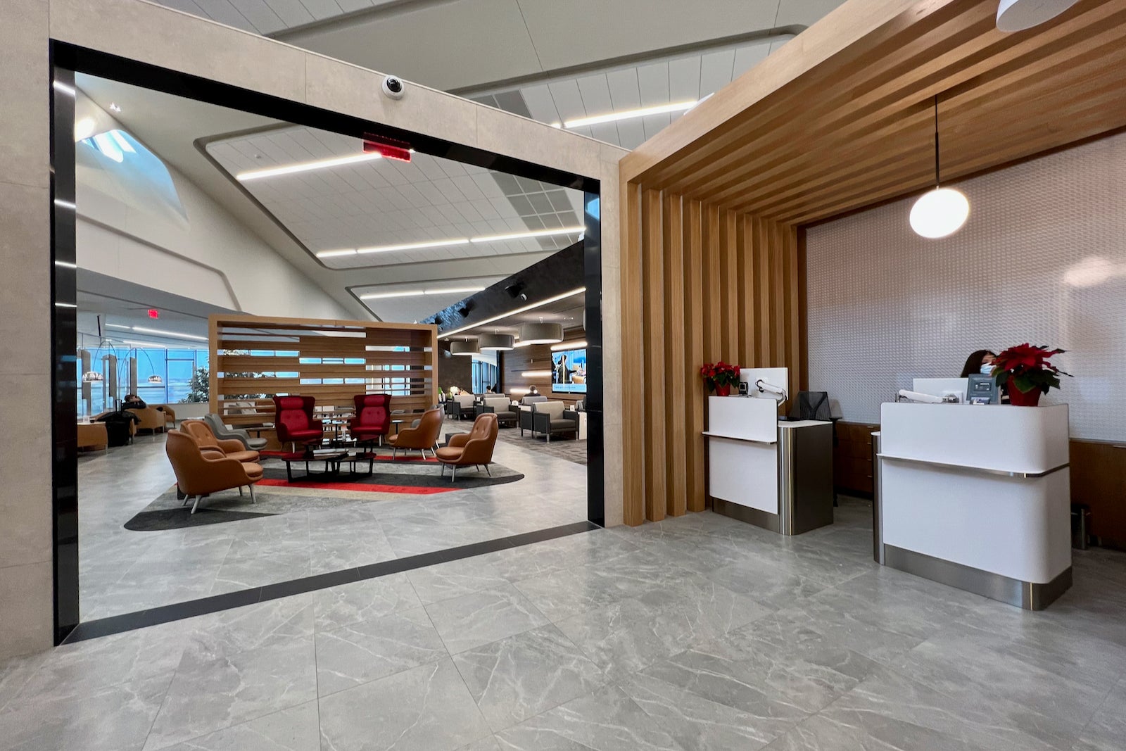 JetBlue flyers, you now have lounge access — with the right credit card -  The Points Guy