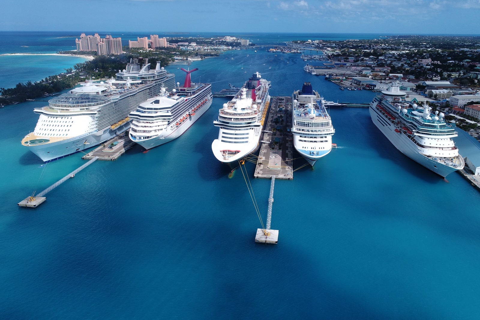 File:Bahamas Cruise - ship interior - June 2018 (2213).jpg