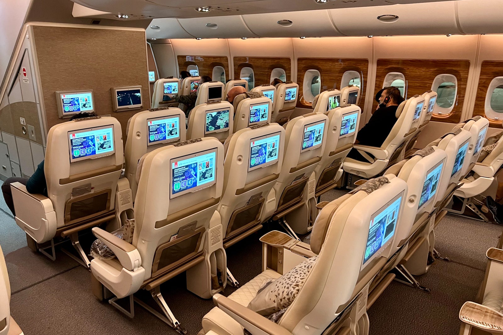 Premium Economy, Cabin Features, The Emirates Experience