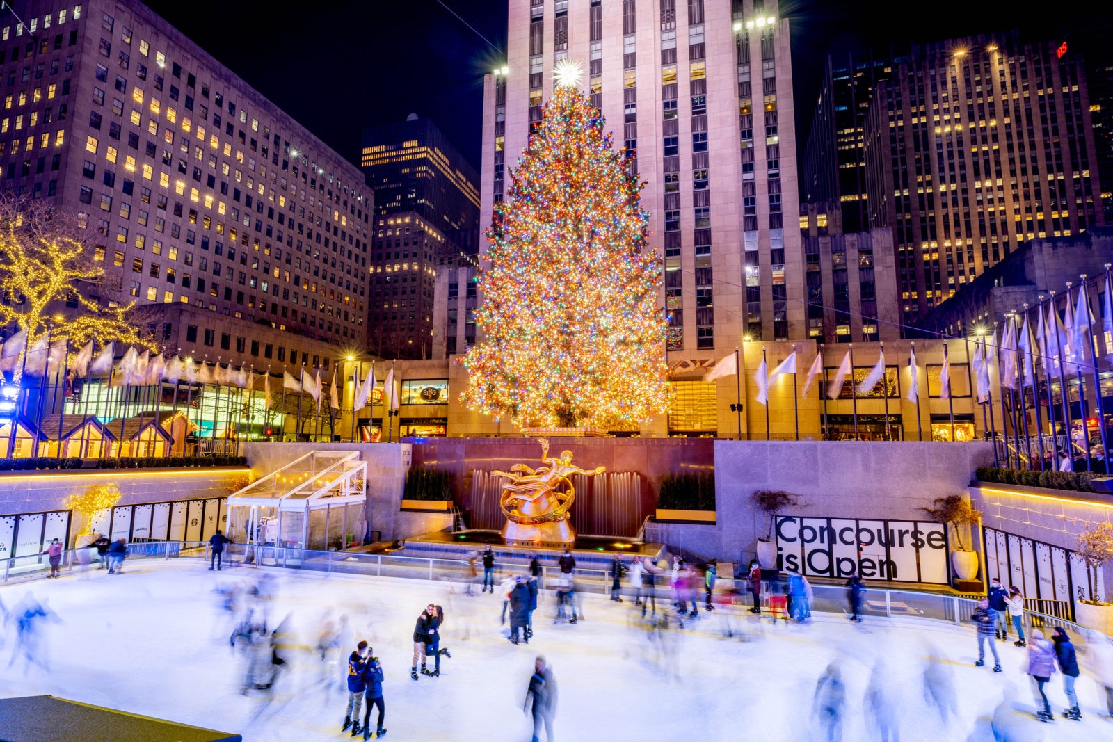 Rockefeller Center at Christmas. (Photo by Roy Rochlin/Getty Images)