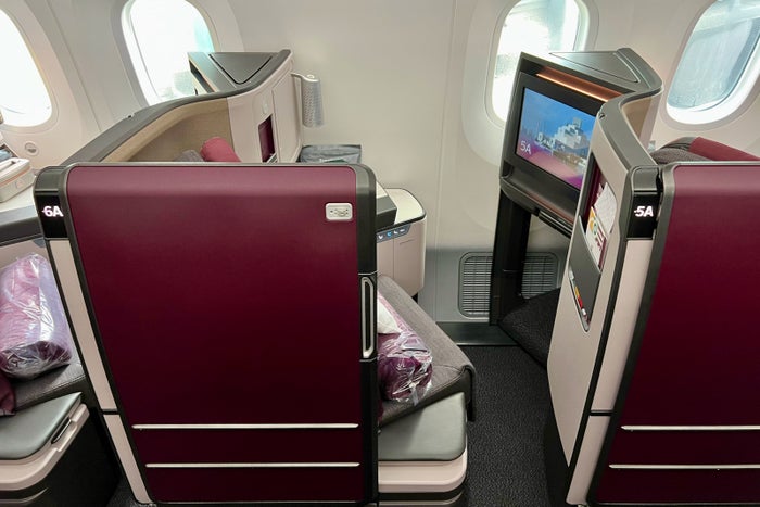 How Qatar Airways' New 787-9 Business Class Compares To Qsuite