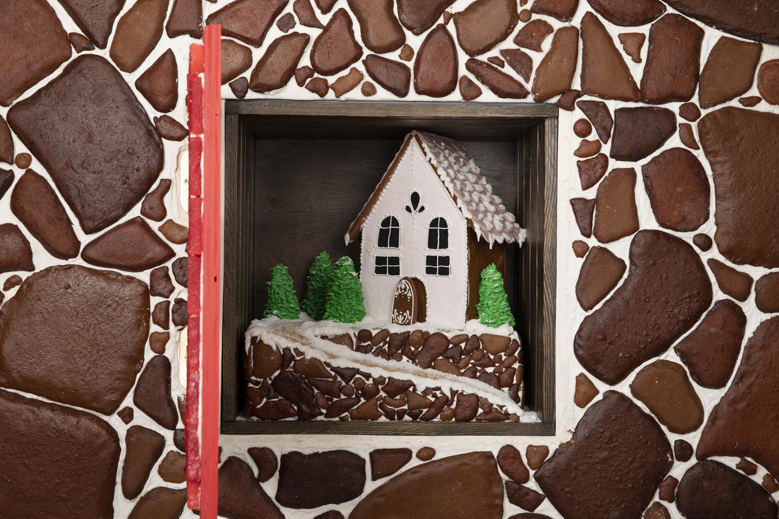 gingerbread house travel town