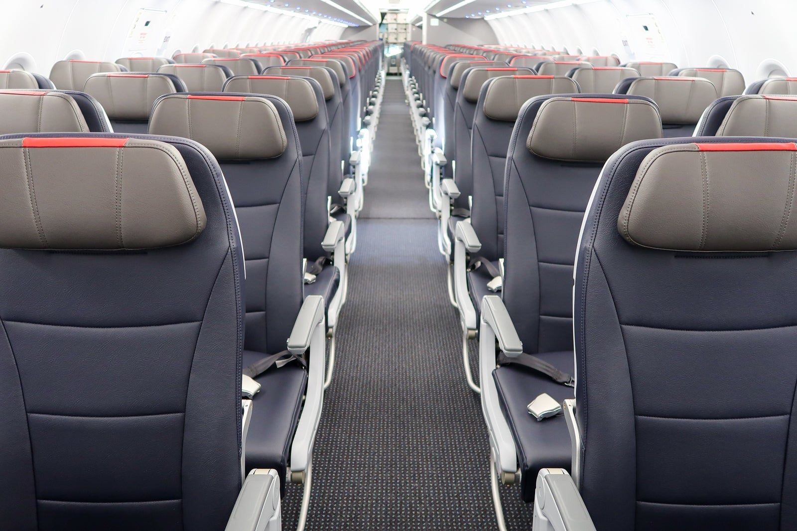 AA A321neo economy seats aisle
