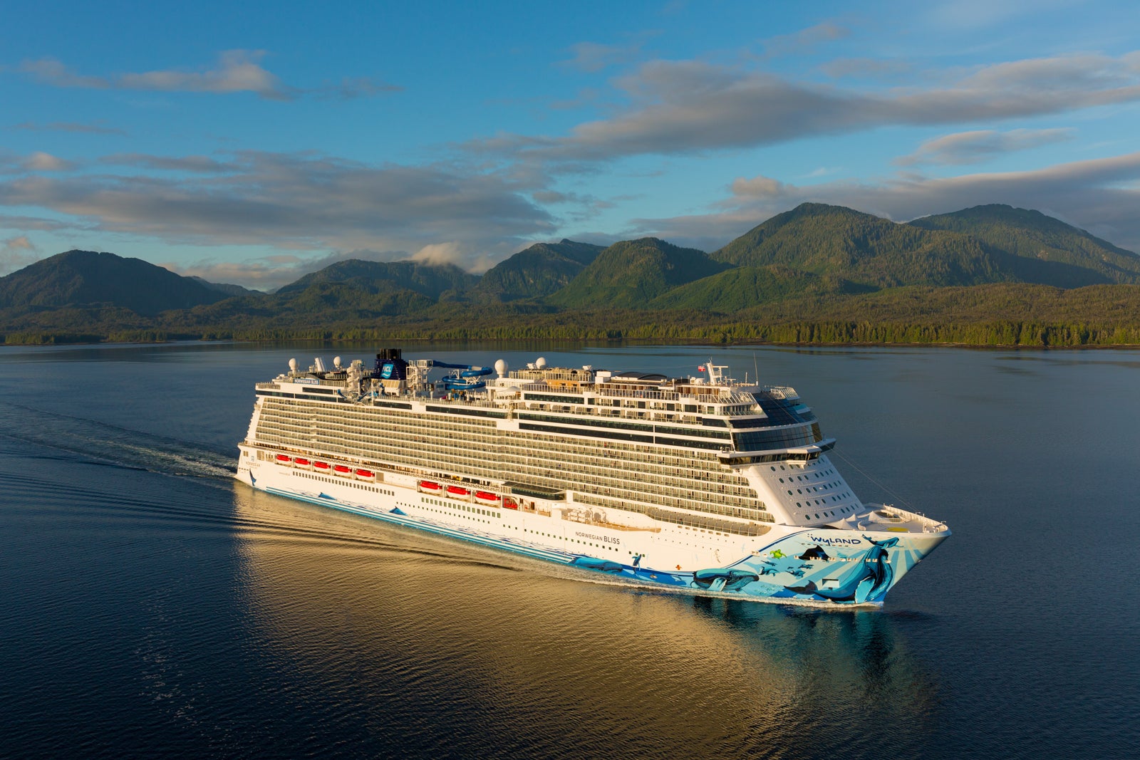 norwegian cruise line's largest ship