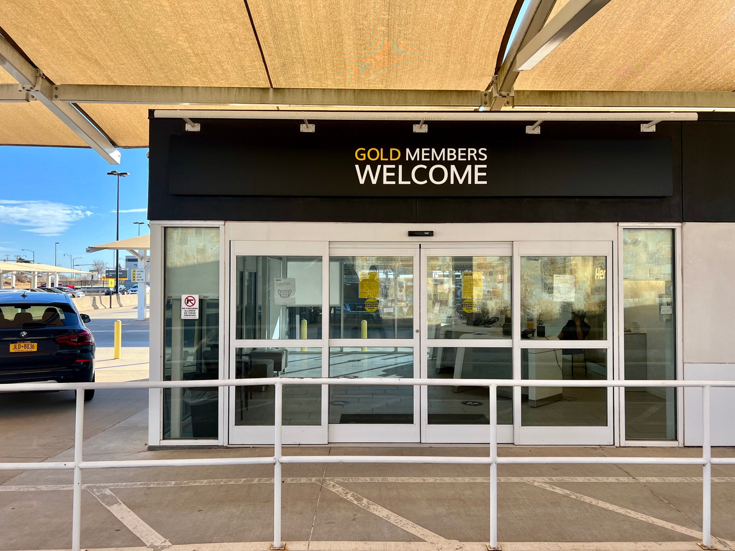 Hertz Gold Member desk at OKC