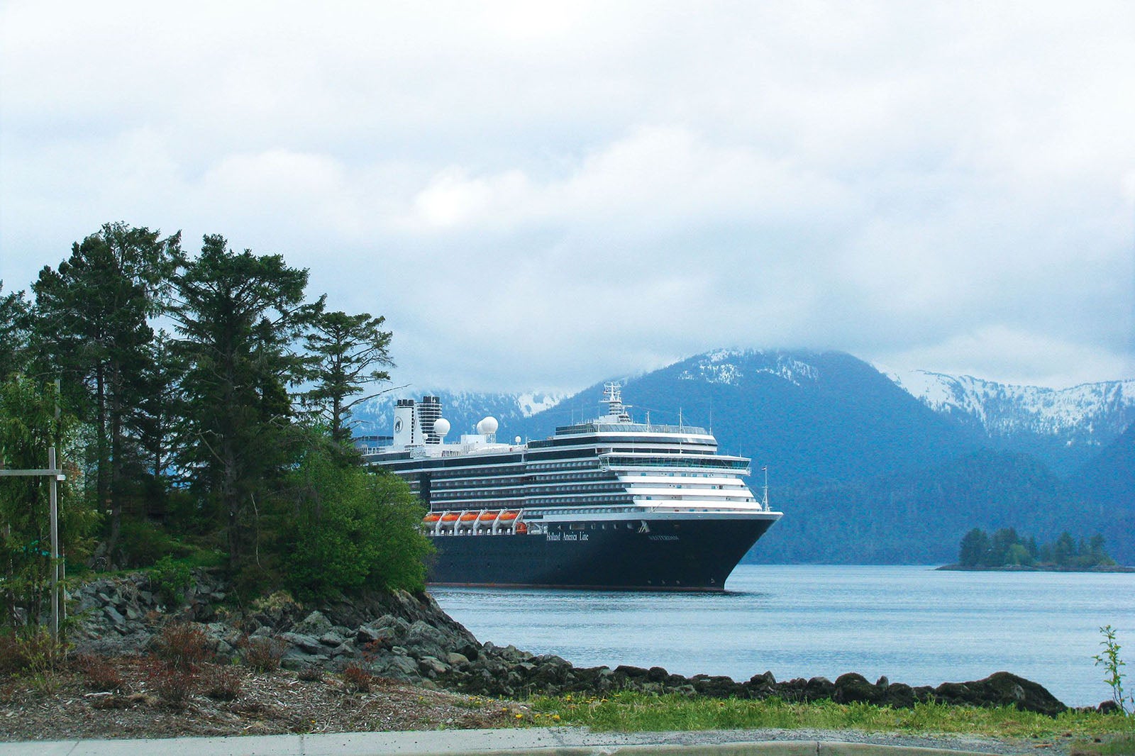 new holland america cruise ships