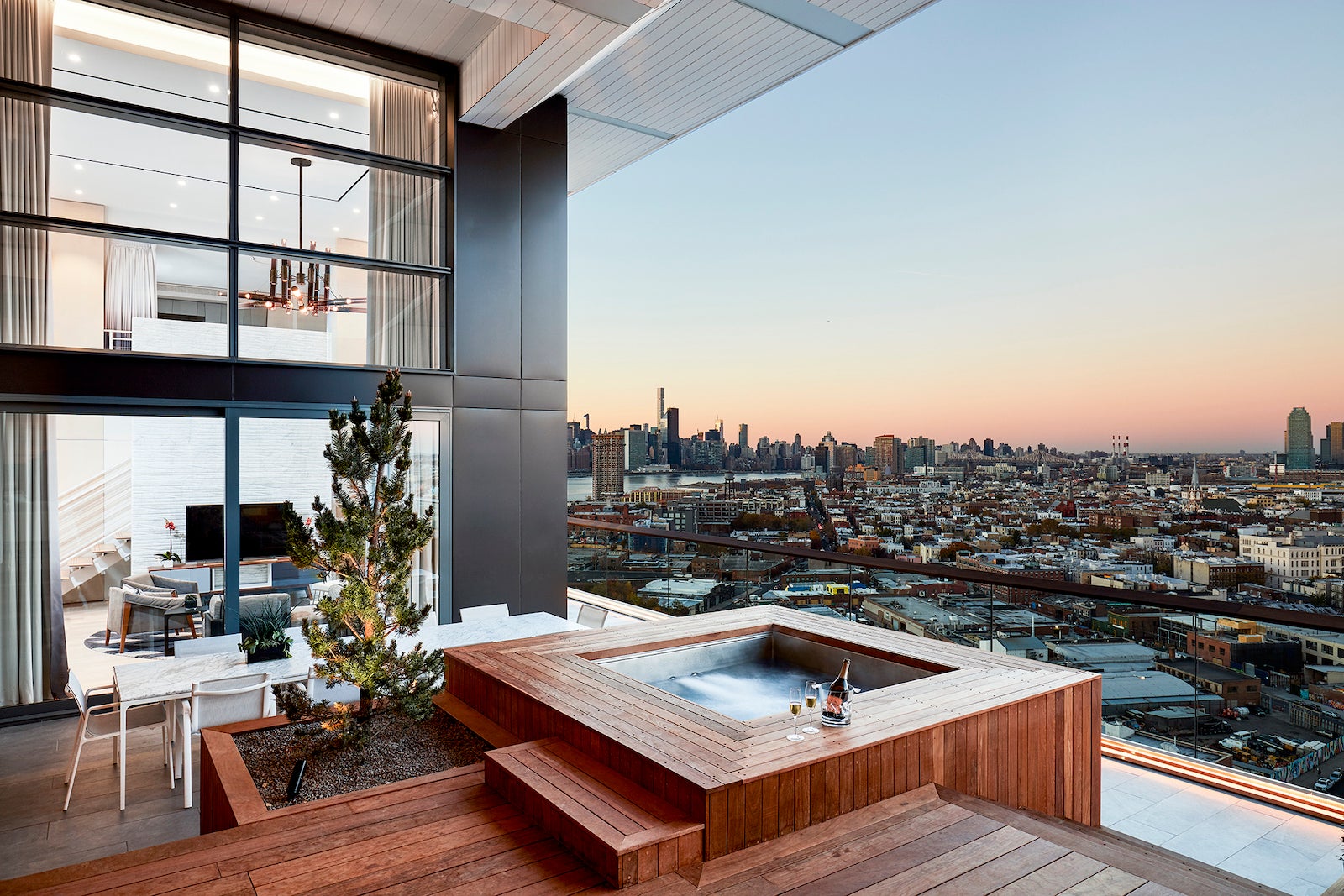 private hot tub overlooking NYC skyline