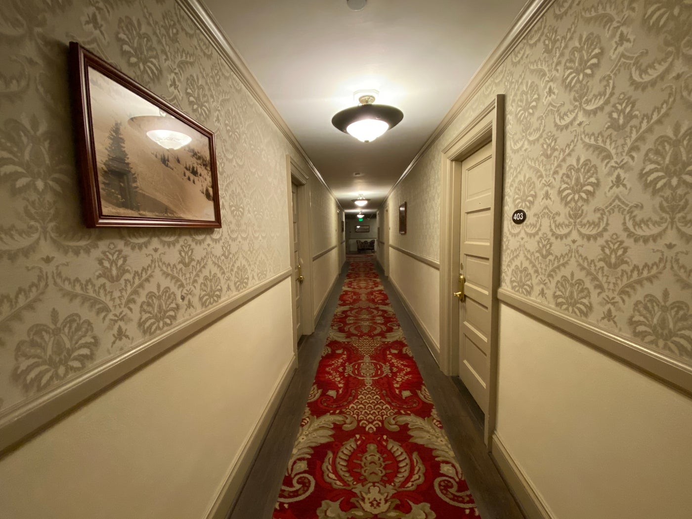 What Its Like To Stay At The Haunted Stanley Hotel 2568