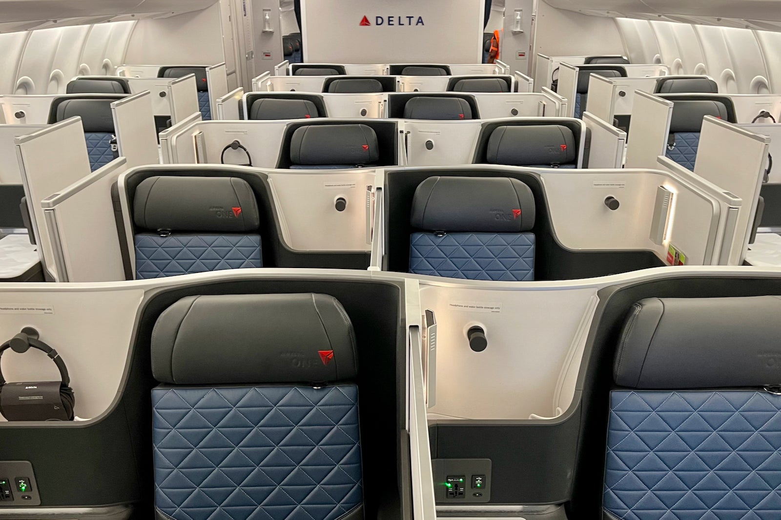 Delta One seats