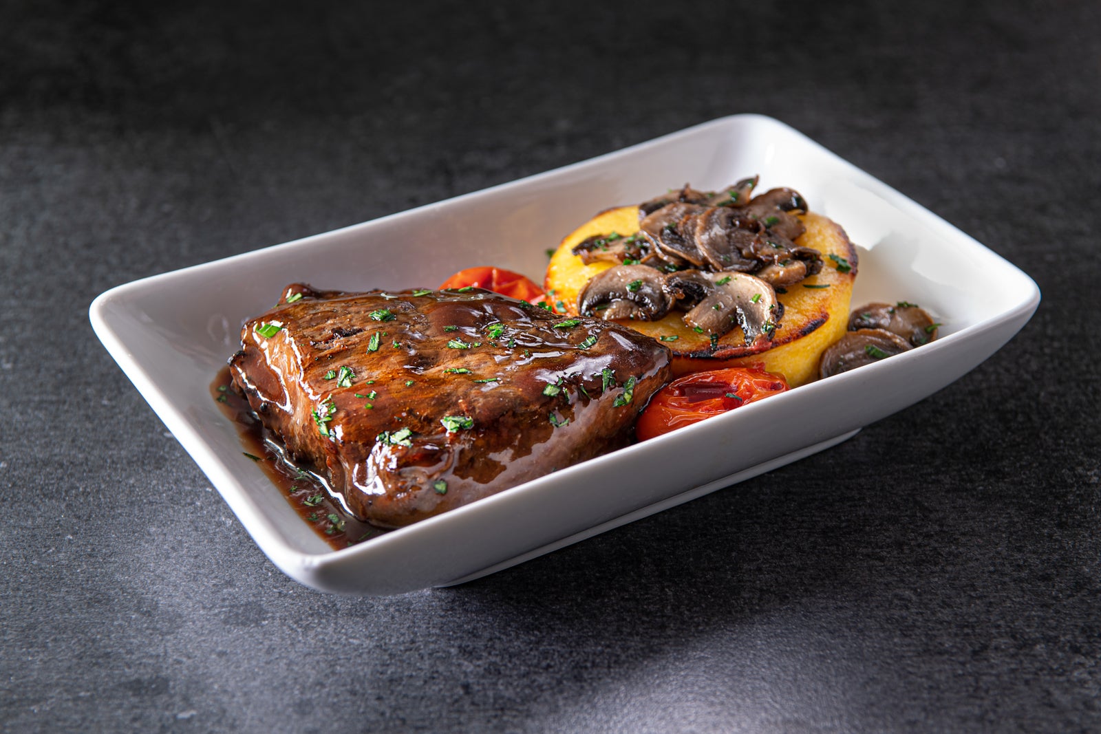 Hot Food Is Officially Coming Back On American Airlines This Month   Short Rib 