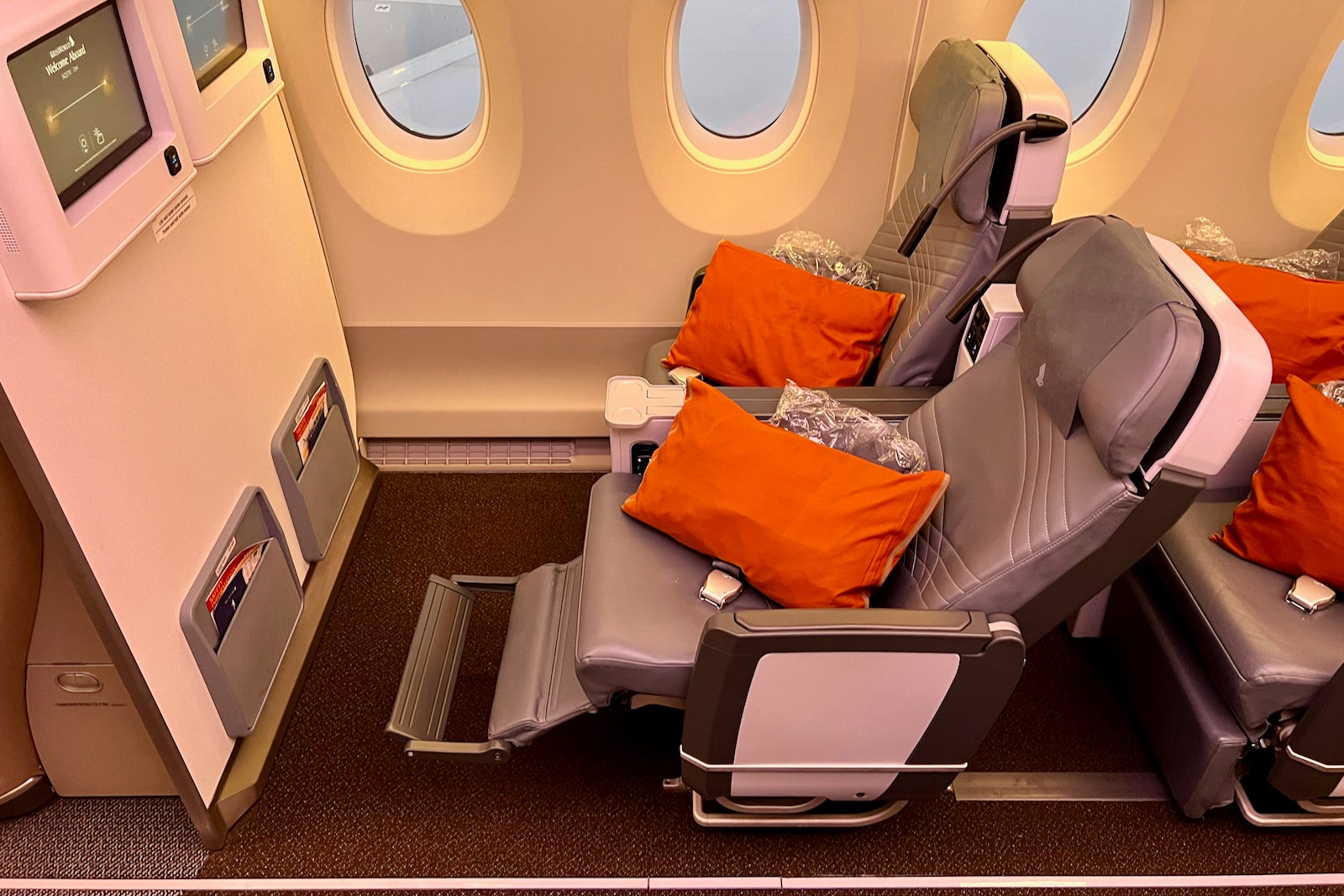 singapore air premium economy